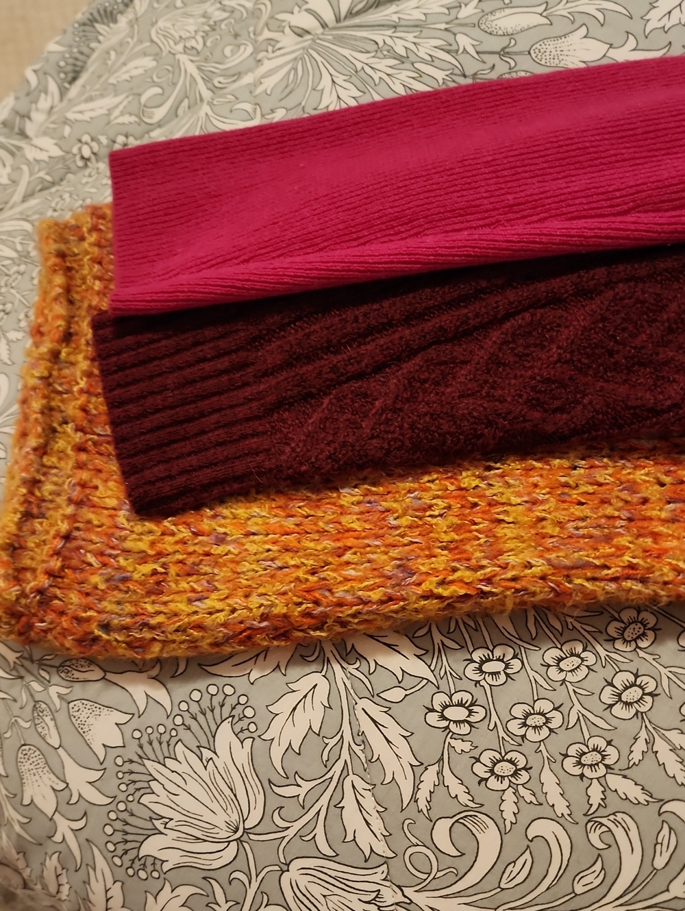 Three Nice Fall Winter Sweaters - Picture 15 of 15